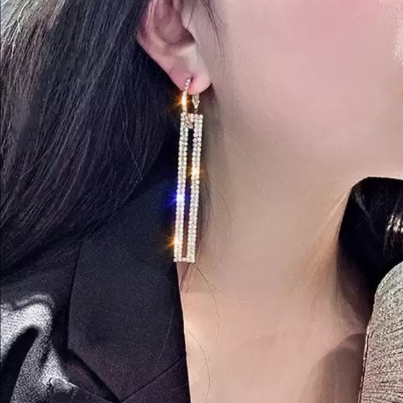 Beautiful Rhinestone Earrings! - Picture 2 of 3